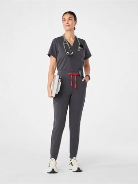 Figs Zamora High-Rise Jogger Scrub Pant in Charcol